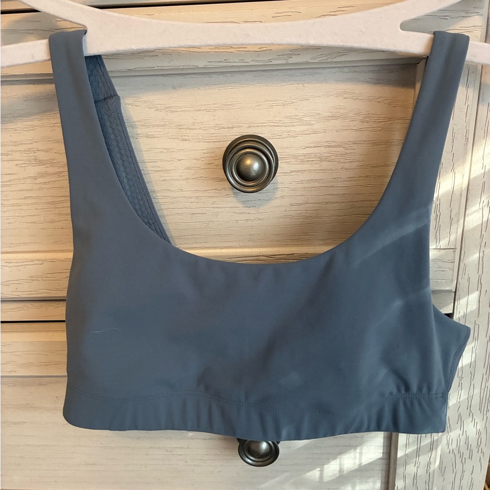 Vuori sports bra